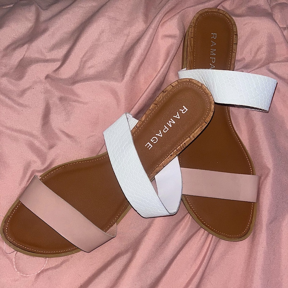 Rampage Slide on Sandals perfect for summer! Size 9